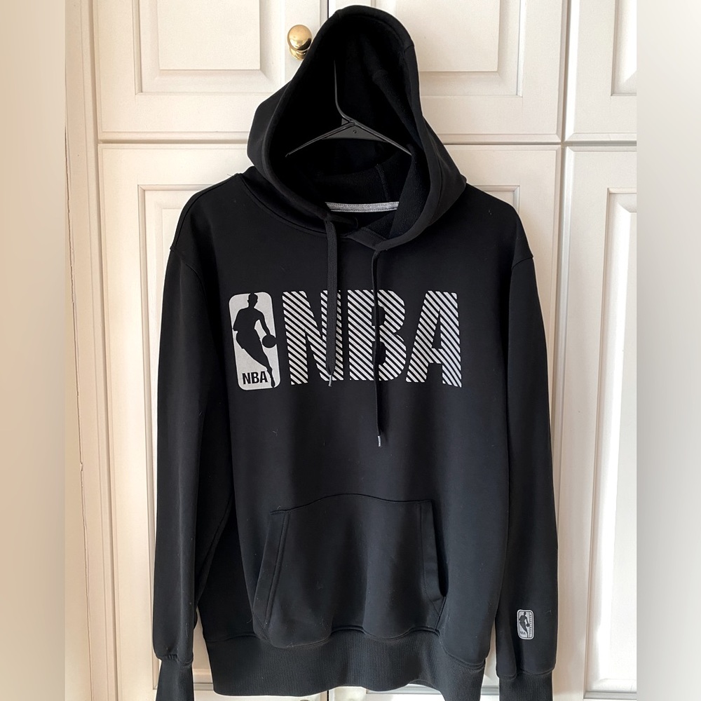 NBA black Fleece hoodie drawstrings graphic prints ribbed cuff Men’s size S